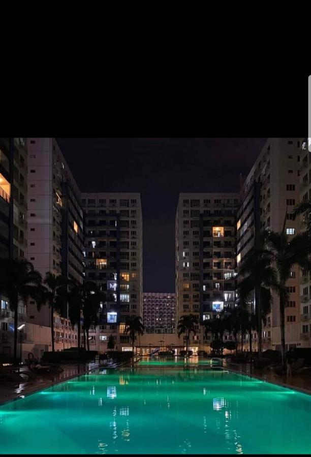 Yhanz Z Sea Residences Pasay Exterior photo