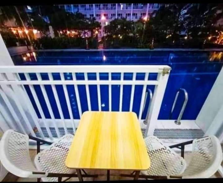 Yhanz Z Sea Residences Pasay Exterior photo