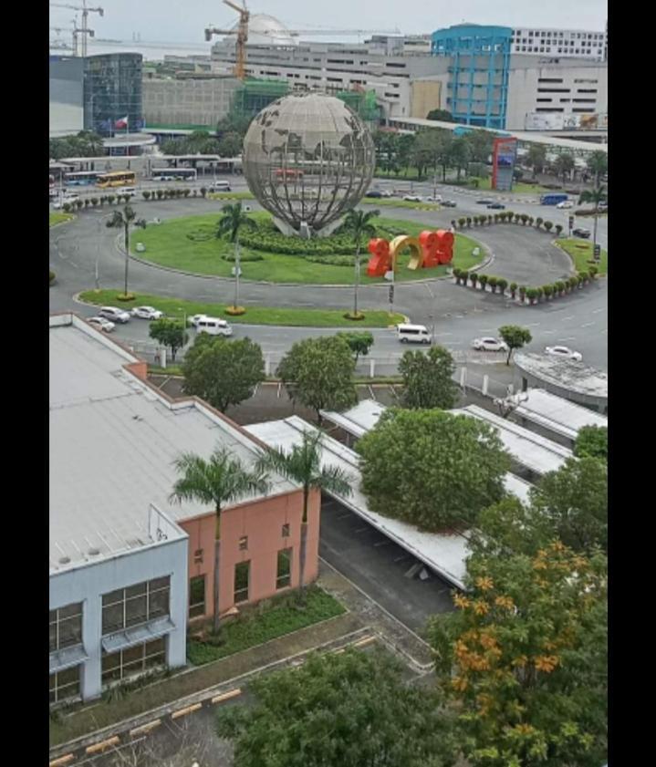 Yhanz Z Sea Residences Pasay Exterior photo