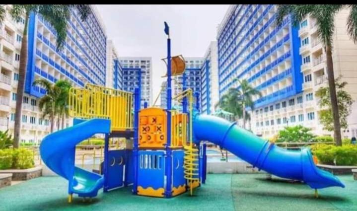 Yhanz Z Sea Residences Pasay Exterior photo